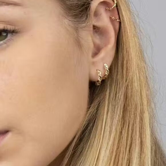 Huggie Earrings Dainty Gold Huggie Hoops Minimalist Hoops Tiny Hoop Earrings - Picture 16 of 16